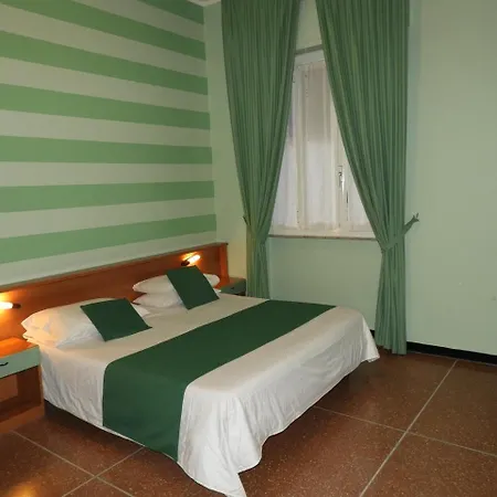 Hotel Glory 2*