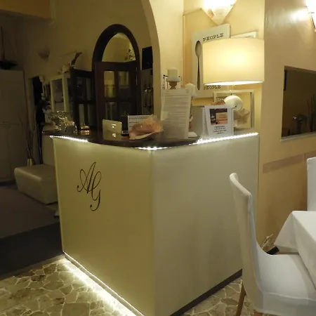 Glory Hotel 2*