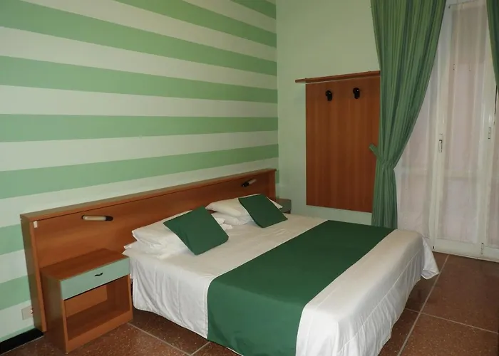 Hotel Glory 2*