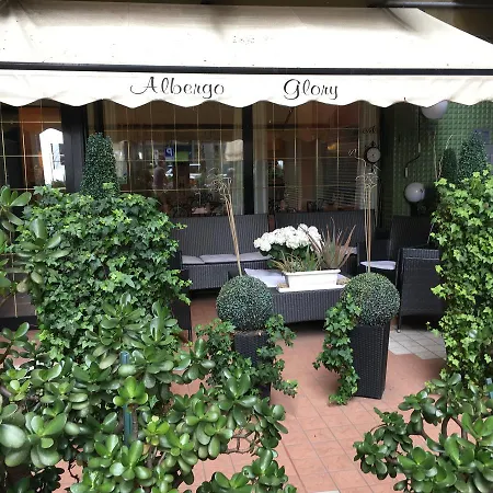 Hotel Glory 2*