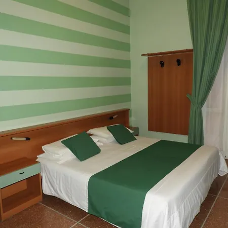 Hotel Glory 2*